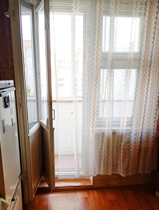 квартира г Омск р-н Кировский ул Дмитриева 1/2 фото 4