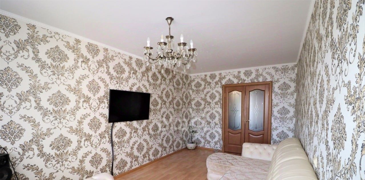 квартира г Тюмень р-н Восточный ул Александра Логунова 12 фото 1