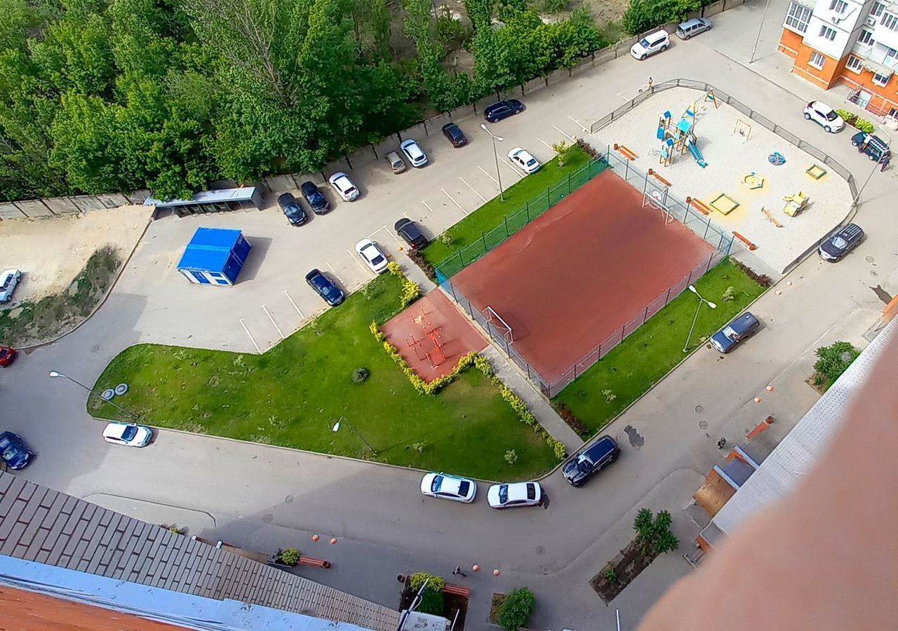 квартира г Волгоград р-н Дзержинский пр-кт Маршала Жукова 98б фото 12
