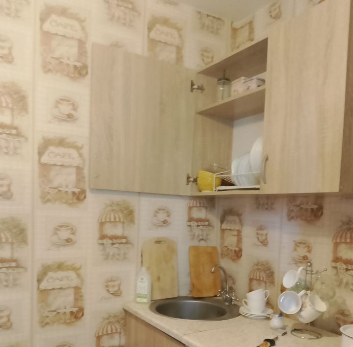 квартира г Волгоград р-н Дзержинский ул Рионская 10 фото 6