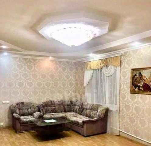 Уралмаш жилрайон, ул. Донбасская, 11 фото