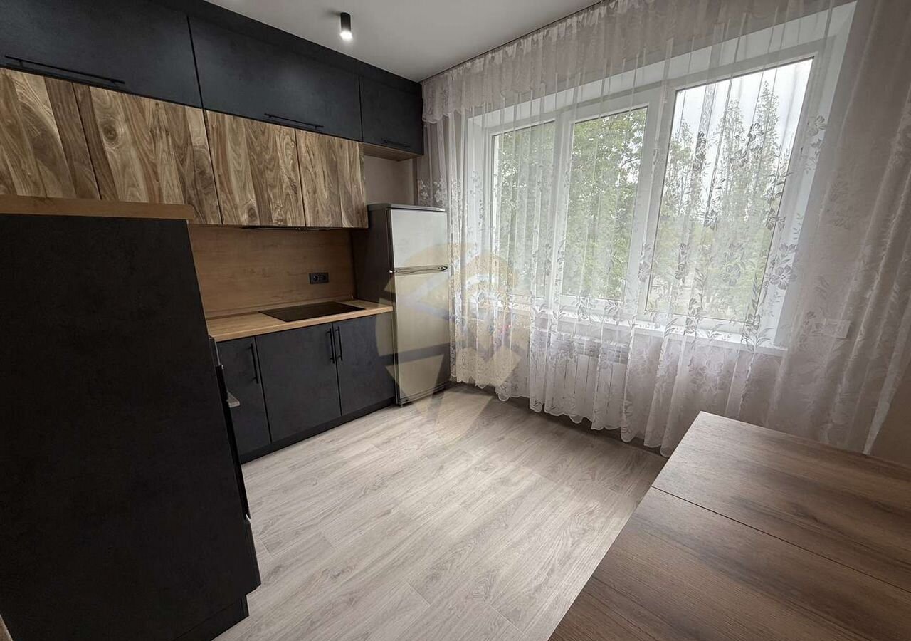 квартира г Старый Оскол мкр-н Ольминского, 3 фото 2