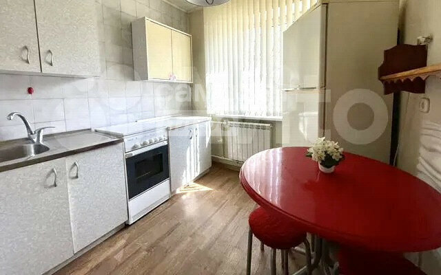 квартира г Астрахань ул Яблочкова 42 фото 2