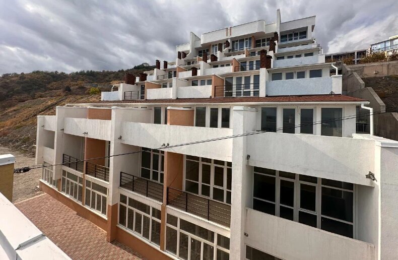 квартира г Алушта п Семидворье р-н мкр Александрийская дача 26с 7 фото 5