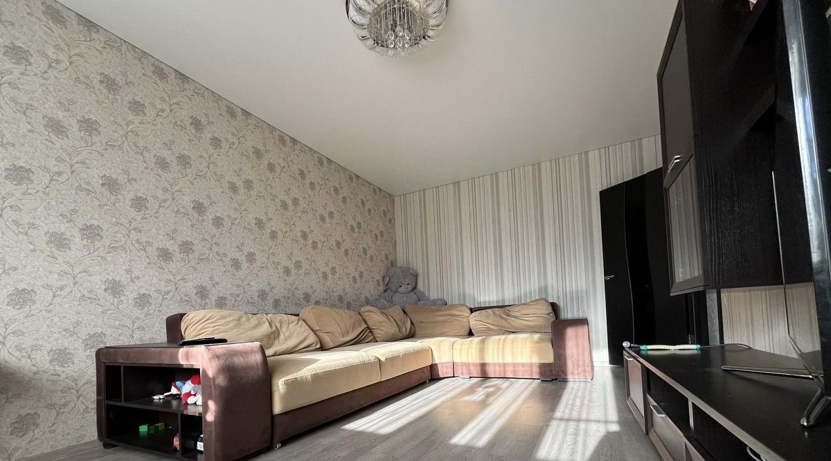 квартира г Саратов р-н Кировский Солнечный 2 ул им Батавина П.Ф. 13 фото 3