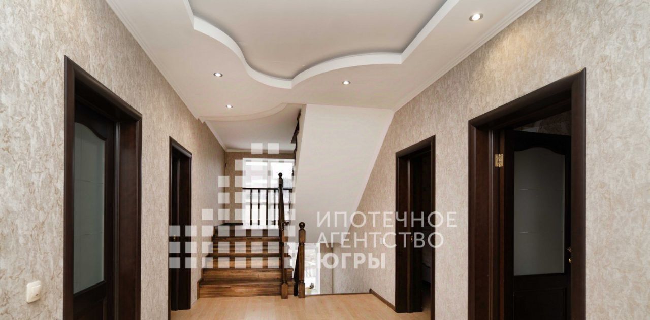 дом г Ханты-Мансийск ул Зырянова 18 фото 1