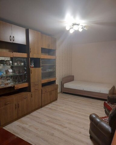 квартира р-н Дзержинский ул Маяковского 37/2 фото