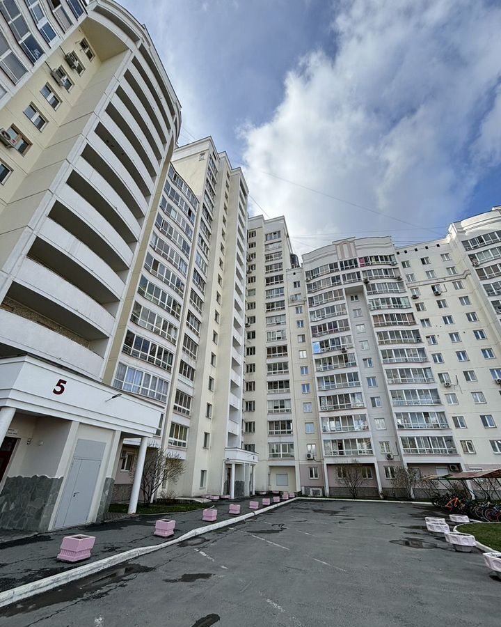 квартира г Екатеринбург р-н Ленинский Чкаловская ул Фурманова 123 фото 1