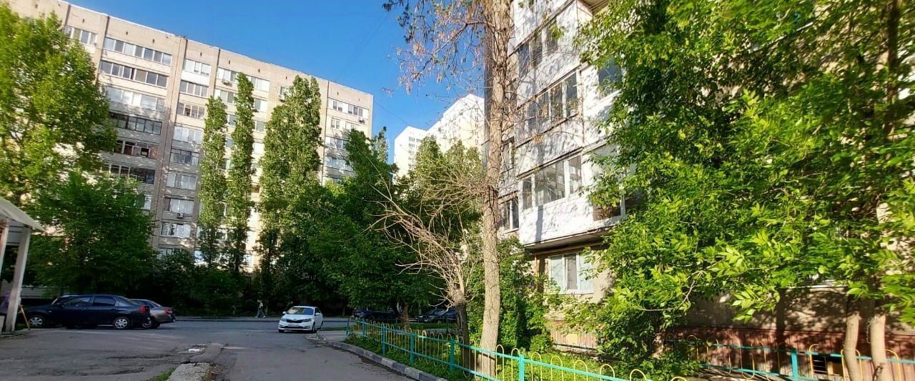 квартира г Саратов р-н Октябрьский ул им Симбирцева В.Н. 23/37 фото 2