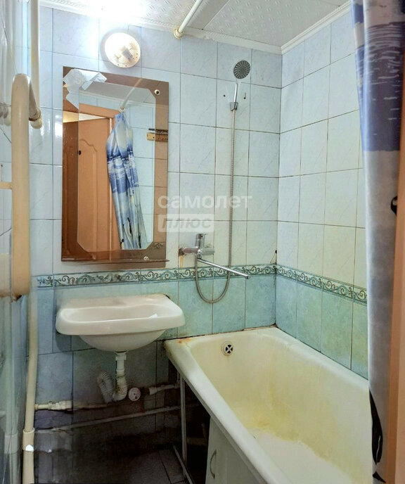 квартира г Ижевск ул Молодежная 77 фото 1