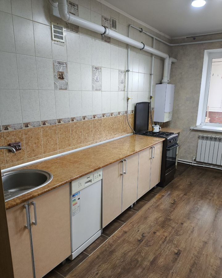 квартира р-н Кавказский г Кропоткин Кропоткинское городское поселение, 1-й мкр-н, 22 фото 4