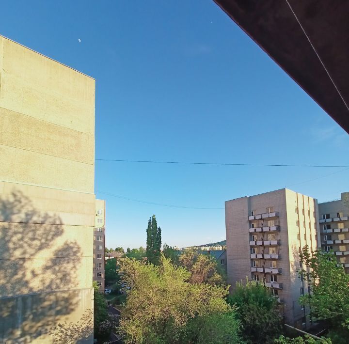 комната г Саратов р-н Ленинский ул им Тулайкова Н.М. 2б фото 2