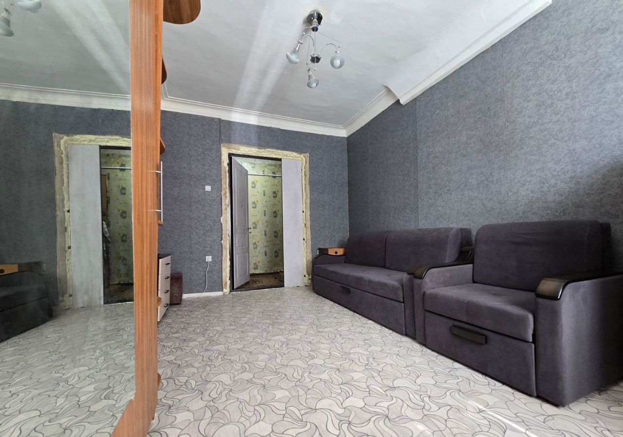 комната г Саратов р-н Заводской пл. имени Г. К. Орджоникидзе, 11 фото 3