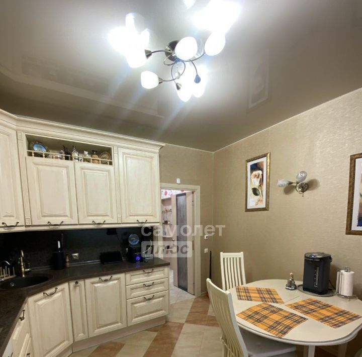 квартира г Сургут проезд Первопроходцев 15/1 25-й фото 3