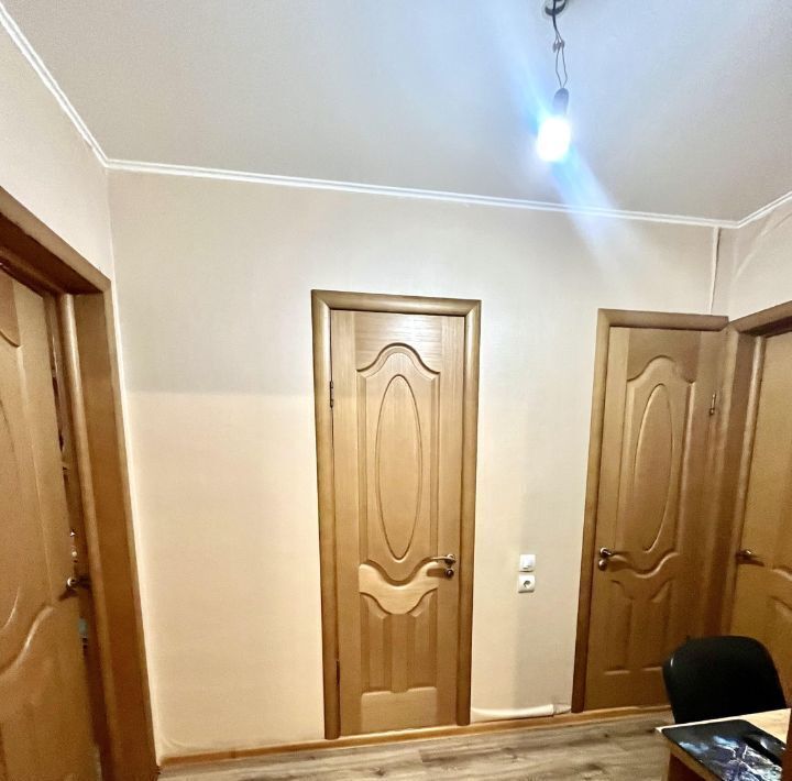 квартира г Саратов р-н Волжский ул им братьев Никитиных 18 фото 21
