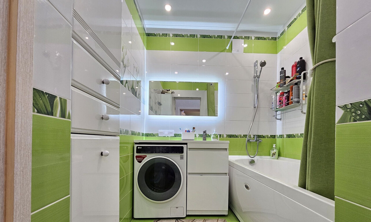 квартира г Астрахань ул Бакинская 4/3 фото 12