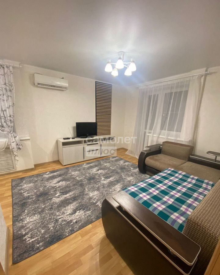 квартира г Астрахань р-н Советский ул Кубанская 21к/1 фото 1