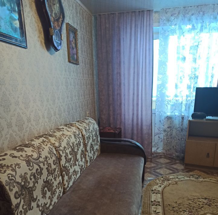 квартира г Тольятти р-н Автозаводский ул 40 лет Победы 84 фото 2