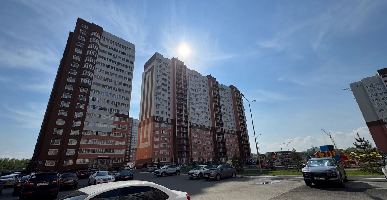 квартира г Оренбург р-н Дзержинский ул. Фронтовиков, 8/2 фото 4