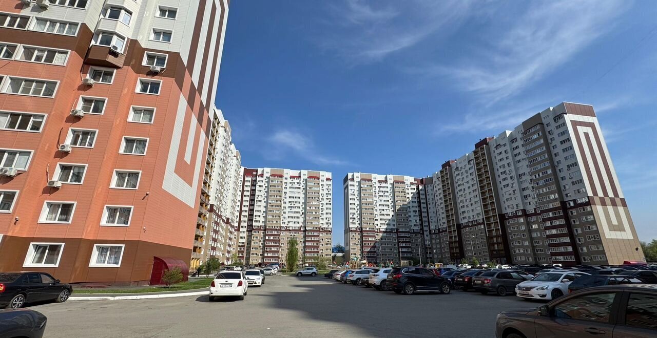 квартира г Оренбург р-н Дзержинский ул. Фронтовиков, 8/2 фото 7