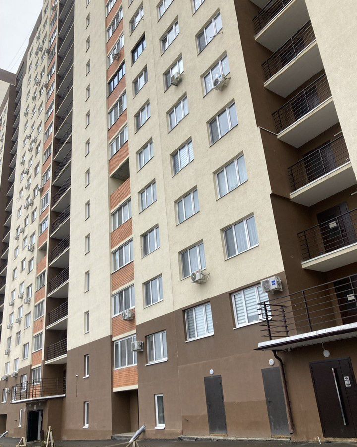 квартира г Саратов р-н Кировский Солнечный 2 пр-кт Героев Отечества 4а фото 1