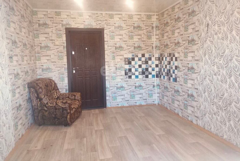 комната г Ачинск мкр 1-й 28 фото 3