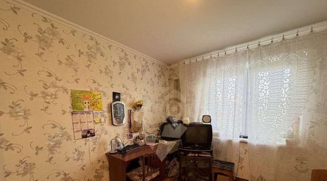 квартира г Старый Оскол мкр Буденного 4а фото 8