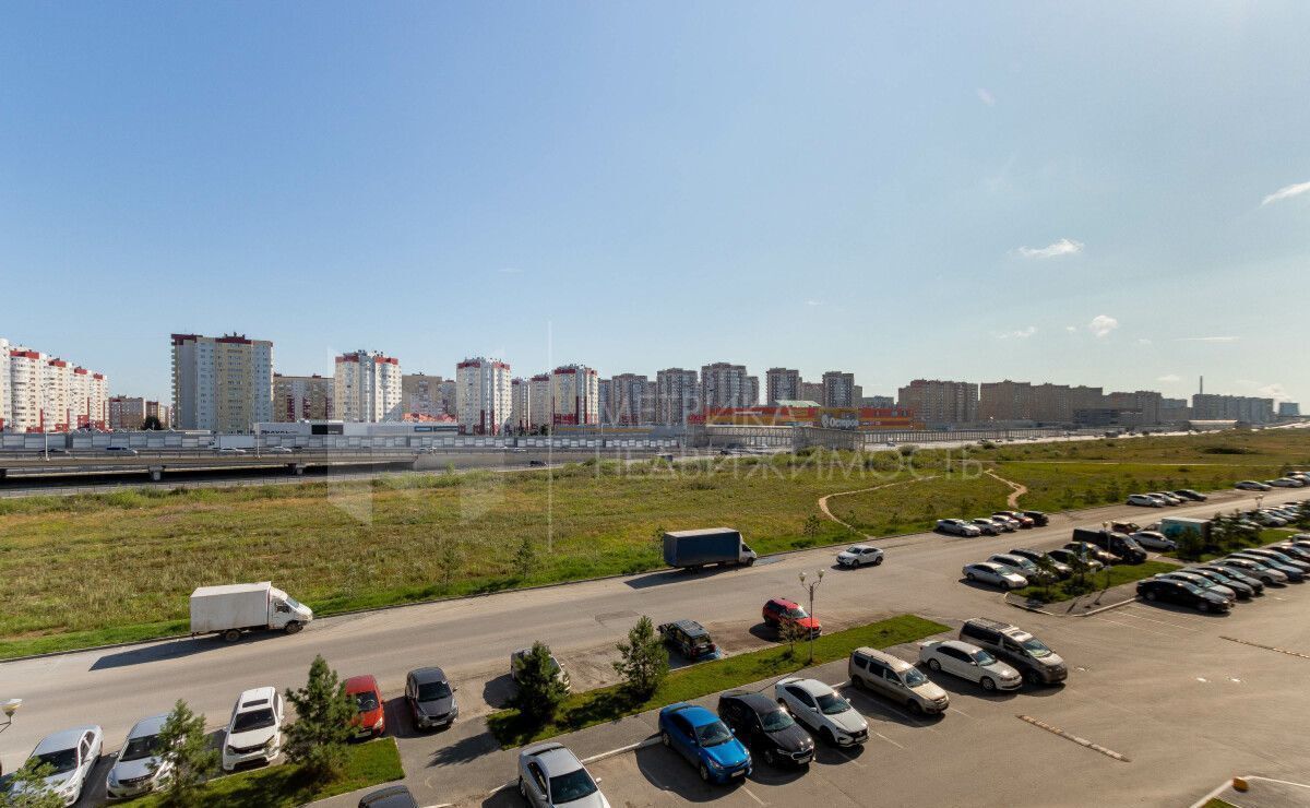квартира г Тюмень р-н Восточный ул Федюнинского 54 фото 16
