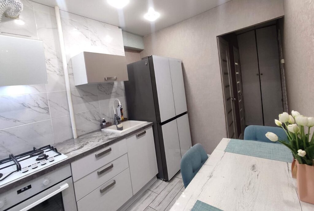 квартира г Саратов ул им Азина В.М. 19а фото 1