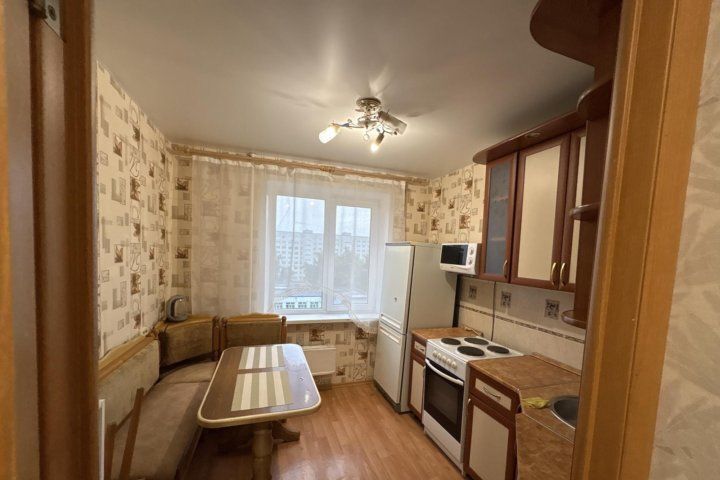 квартира г Тольятти р-н Автозаводский 12-й квартал б-р Гая 27 фото 1