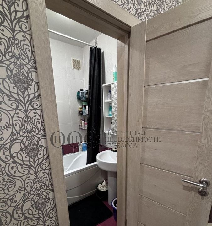 квартира г Кемерово р-н Заводский Южный м-н, Веры Волошиной, 13Б фото 3