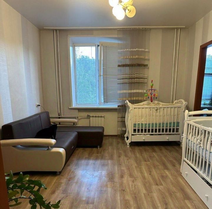 квартира г Новокузнецк р-н Центральный ул Орджоникидзе 32 фото 1