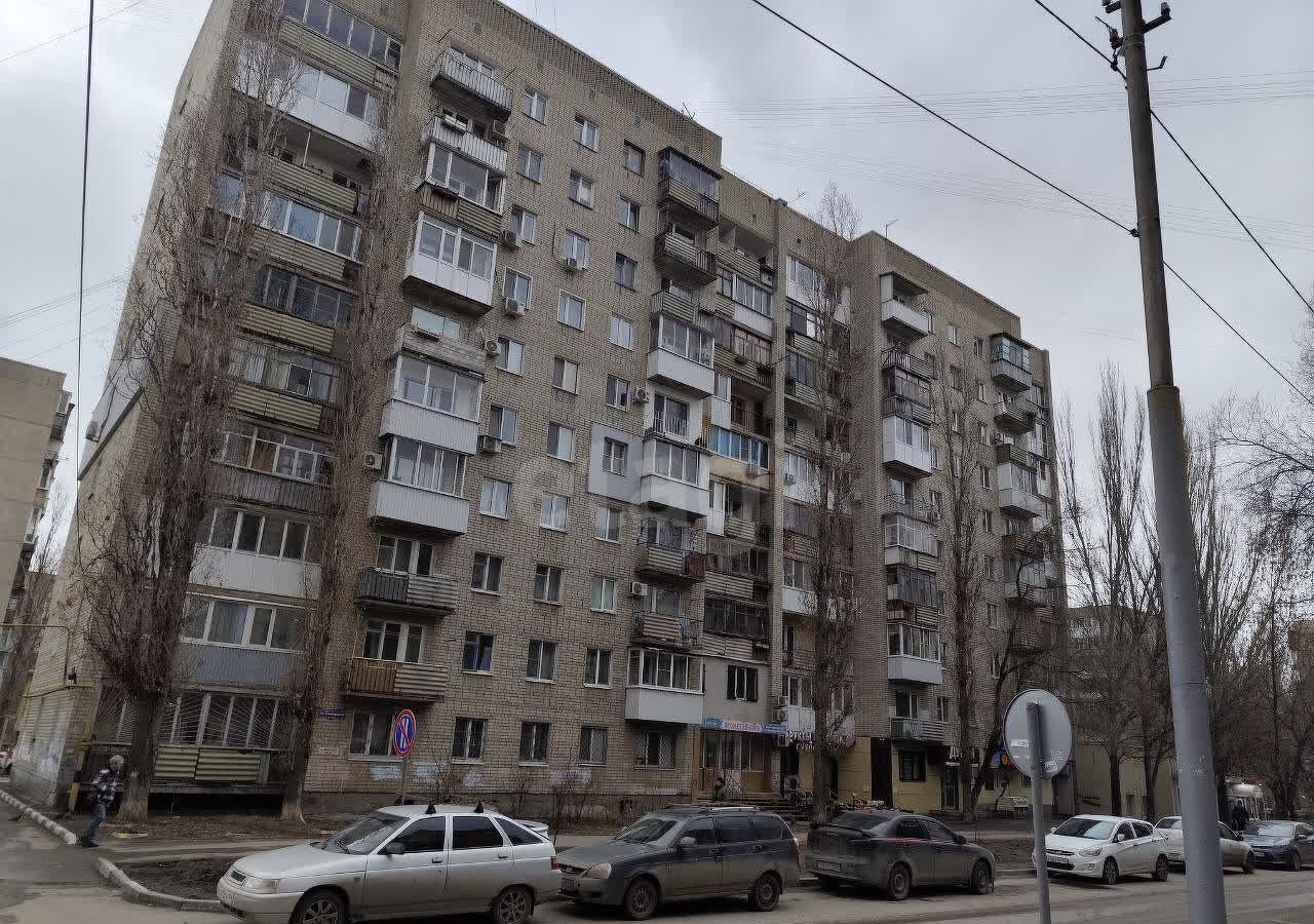 квартира г Саратов р-н Октябрьский ул им Симбирцева В.Н. 24/30 фото 1