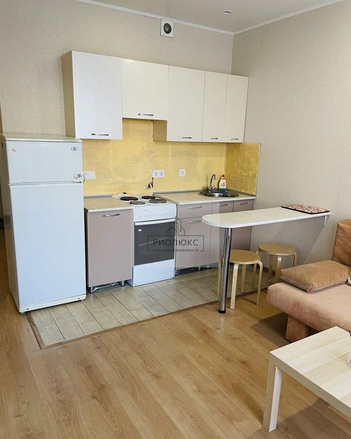 квартира г Челябинск р-н Калининский ул Братьев Кашириных 131а фото 2