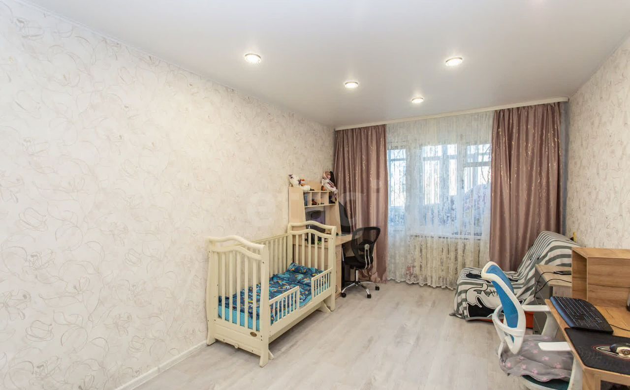 квартира г Тобольск 8-й мкр-н, 12 фото 4