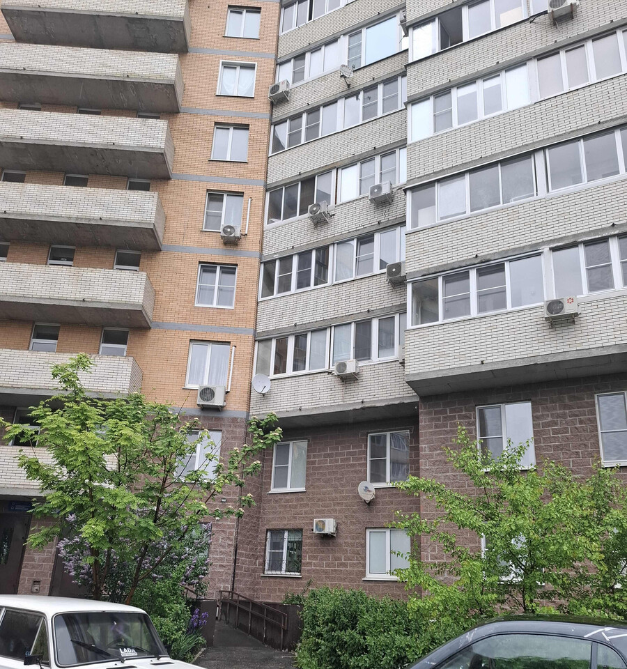 квартира г Тольятти 8-й квартал ул Спортивная 6 м-н фото 1