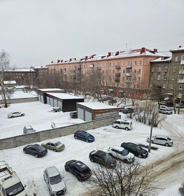 квартира г Нижний Тагил Центр ул Октябрьской Революции пр-кт Мира 12 м-н, проспект Строителей фото 9