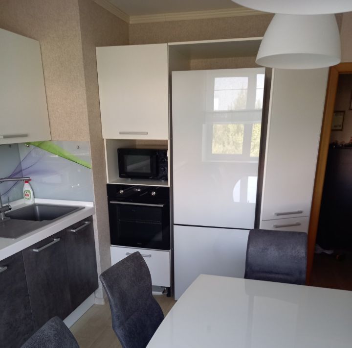 квартира г Тольятти р-н Автозаводский ул Офицерская 6б фото 8