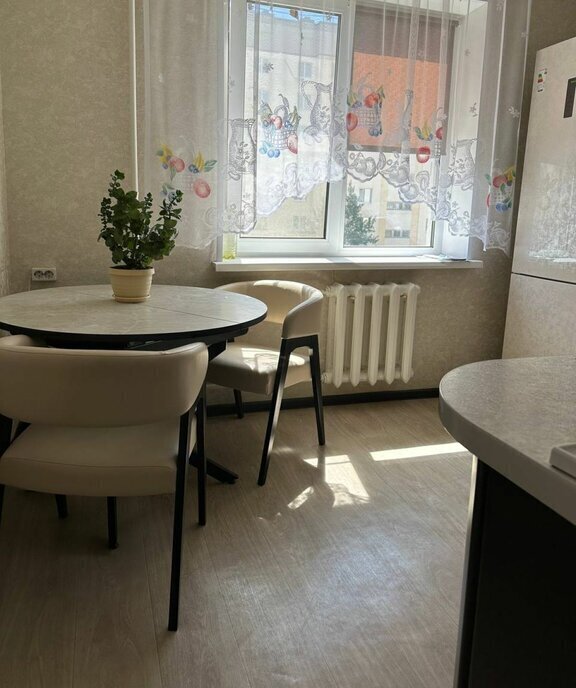 квартира г Саратов улица имени К. Г. Уфимцева, 1 фото 2