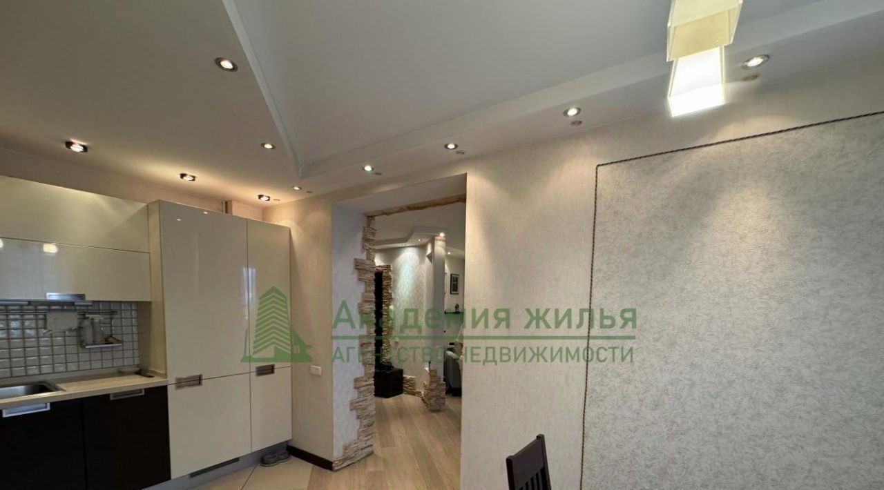 квартира г Саратов р-н Волжский ул Усть-Курдюмская 1 фото 1