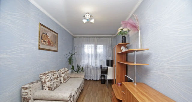 м-н, 75 Гвардейской бригады, 12а фото