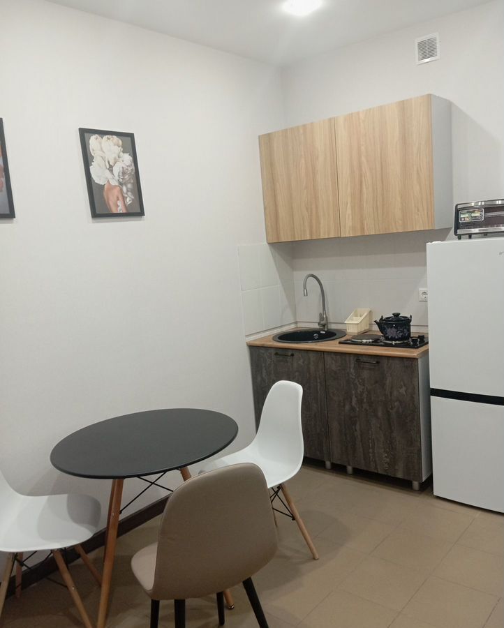 квартира г Волгоград р-н Дзержинский ул им. Кортоева 7 фото 4
