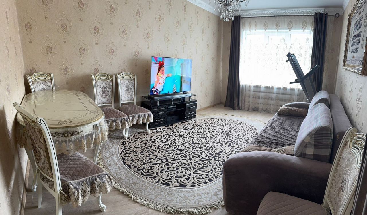 комната г Губкинский 12-й мкр-н, 10, Тюменская обл. фото 1