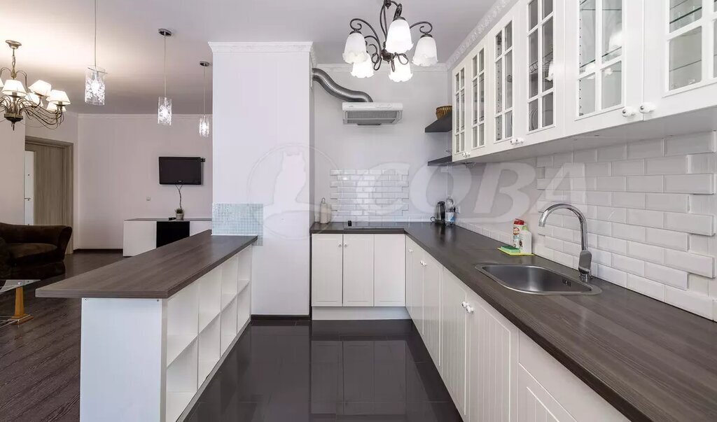 квартира г Тюмень ул Максима Горького 68к/2 фото 9
