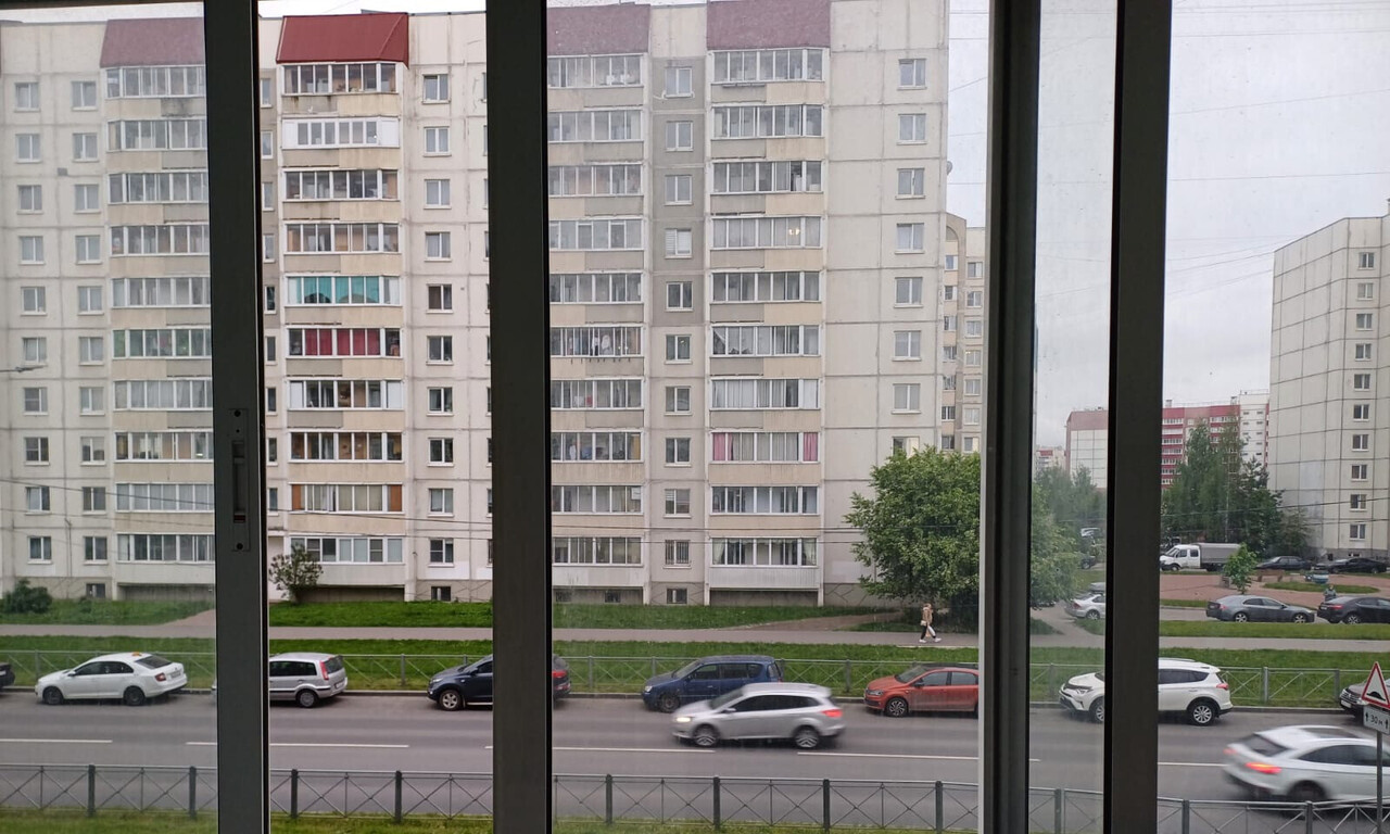 квартира г Колпино ул Ижорского Батальона 27 наб Октябрьская 77/27 фото 4