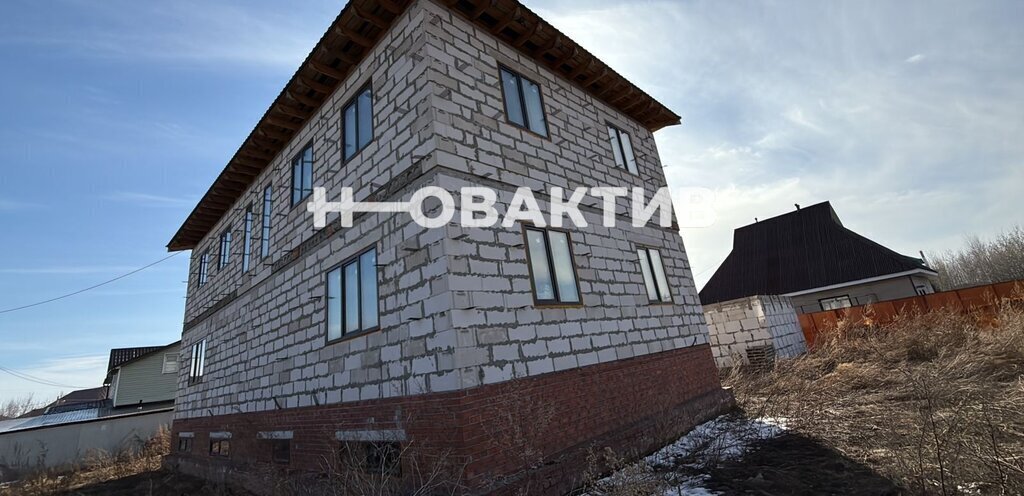 дом г Новосибирск р-н Кировский мкр 3-й Памирский 33а Площадь Маркса фото 5