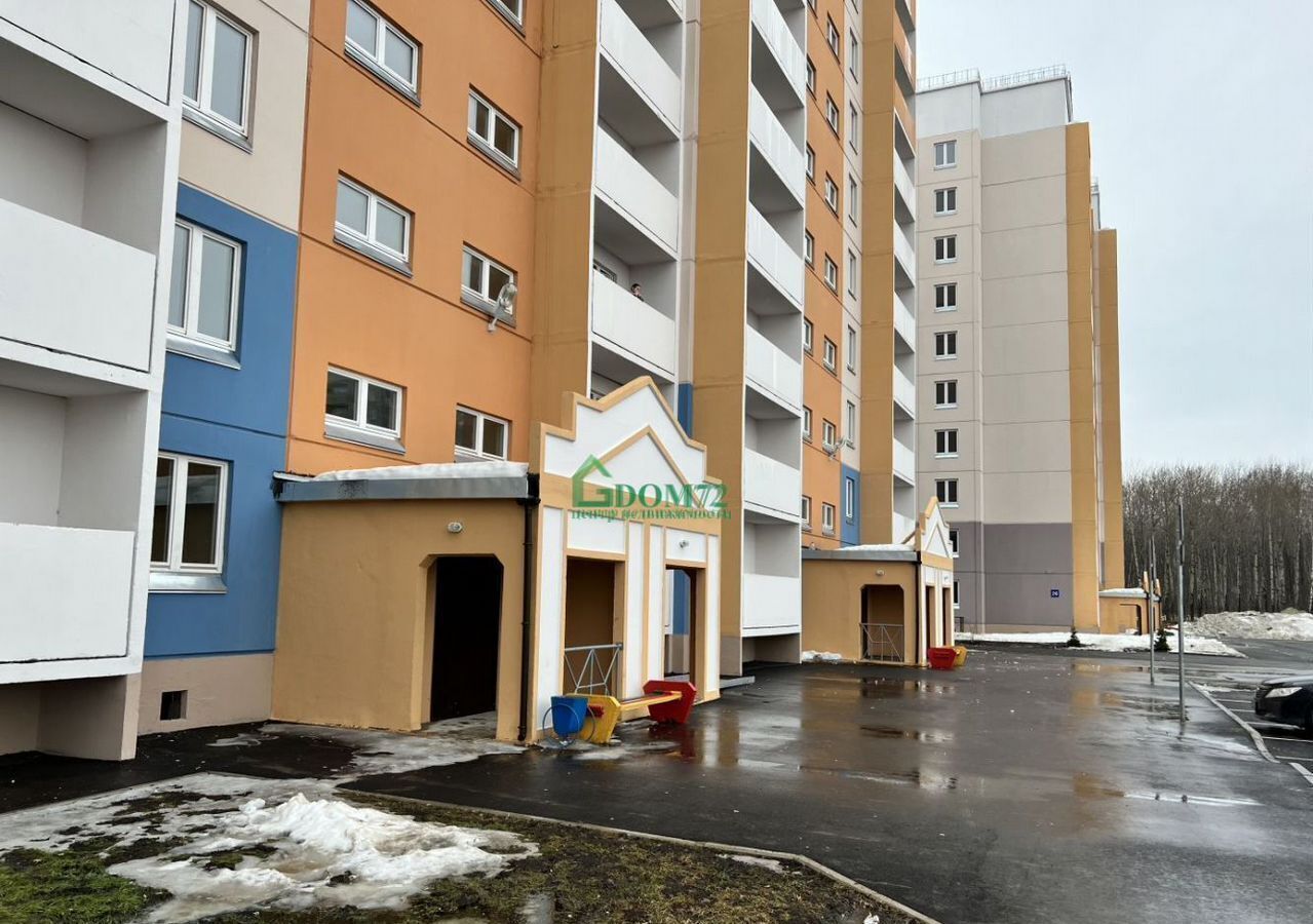 квартира г Тобольск р-н мкр Центральный жилой дом по ул. Семена Ремезова 22 фото 1