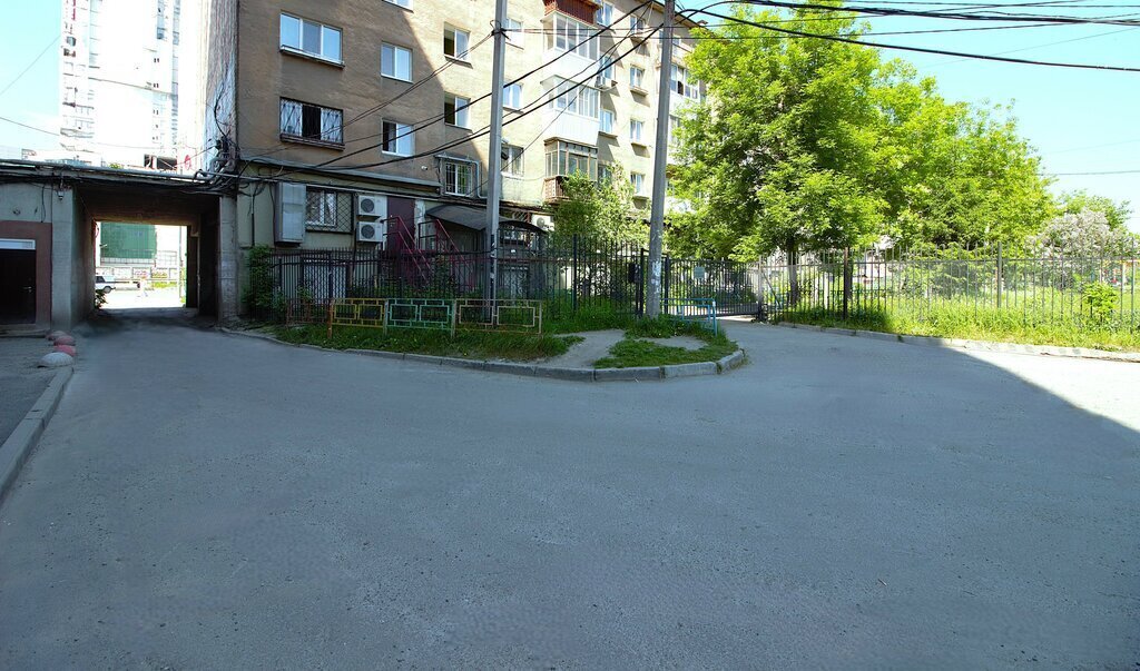 квартира г Екатеринбург р-н Железнодорожный Уральская пер Невьянский 1 фото 2