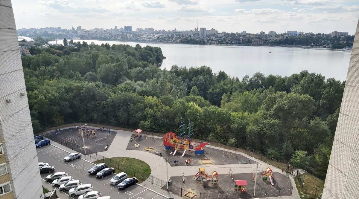 квартира г Воронеж р-н Железнодорожный ул Переверткина 1/7 фото 2