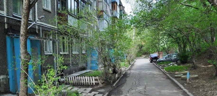 квартира г Екатеринбург р-н Верх-Исетский Геологическая ул Пальмиро Тольятти 15в фото 1